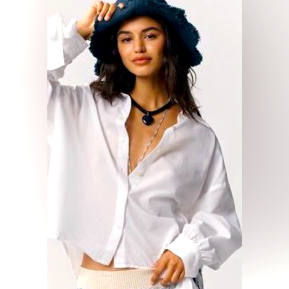 NWT Maeve Anthropologie white button down with bow cuff sleeves. XS